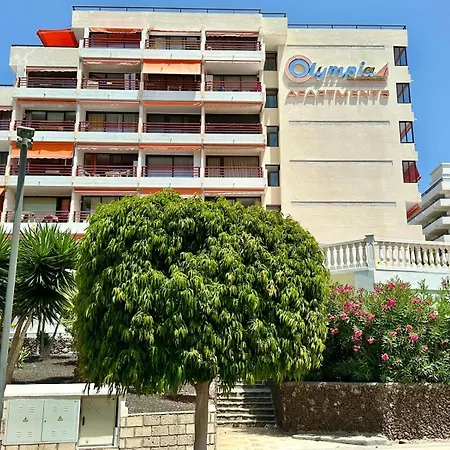 Stylish Olympia With Ocean View Апартаменти